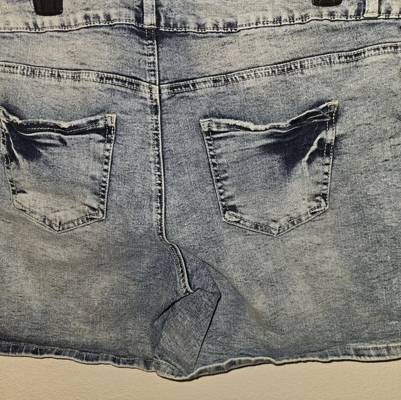 Copper Flash Womans Mid Rise Jean Shorts Size 16 - Picture 14 of 15